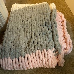 Chunky Knit Blankets
